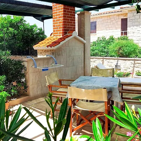 Gracin - With Terrace A4